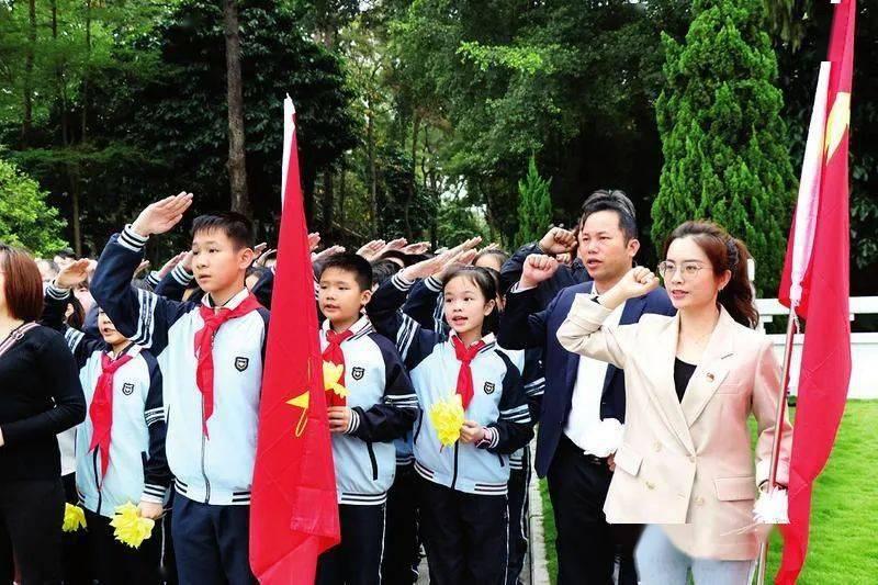 小萝卜头的狱中老师,黄显声将军身陷囹圄12年,报国欲死无战场